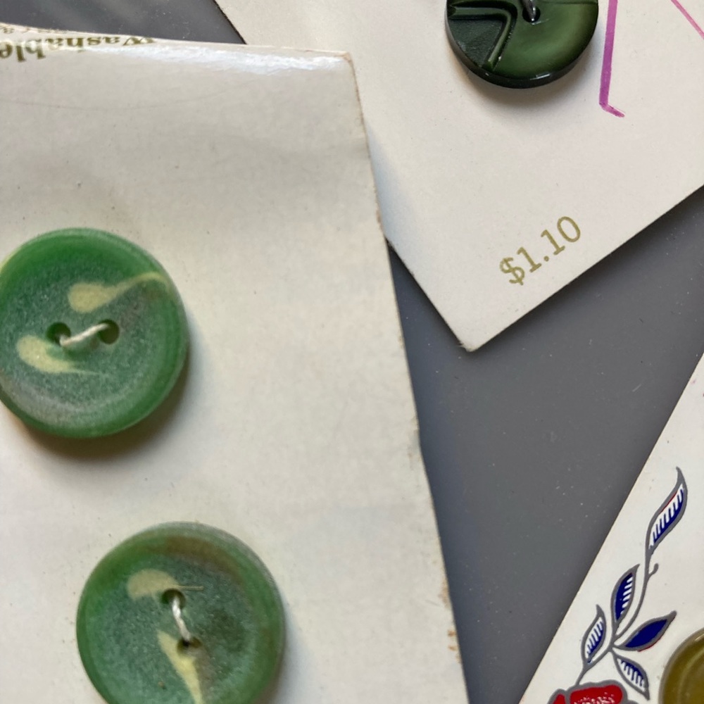 Vintage Buttons Sewing Supplies - Picture 5 of 7